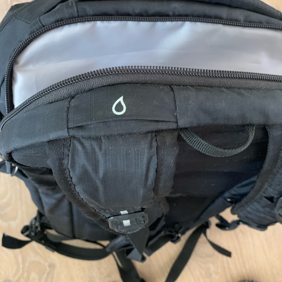 Packsafe Camera Backpack - Picture 8 of 12